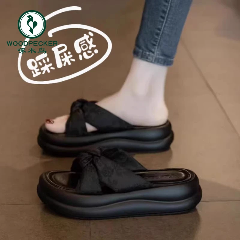 啄木鸟踩屎感厚底凉拖鞋女2025新款夏季外穿高级感黑色配裙子凉鞋