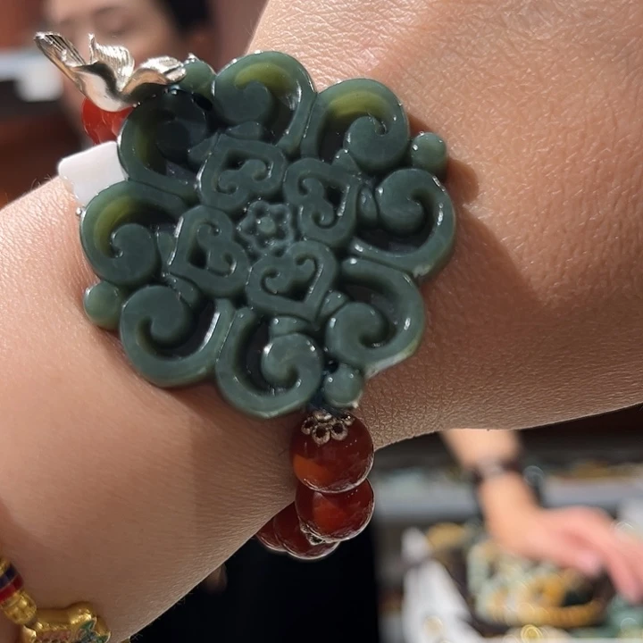 岫玉未镶嵌毛衣链