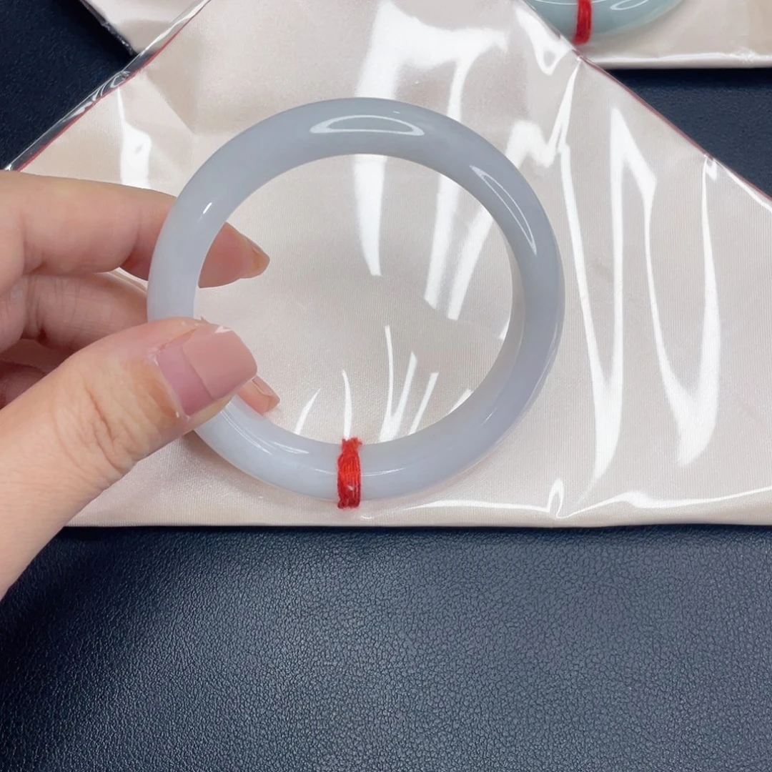 M***e翡翠未镶嵌手镯白月光轮胎