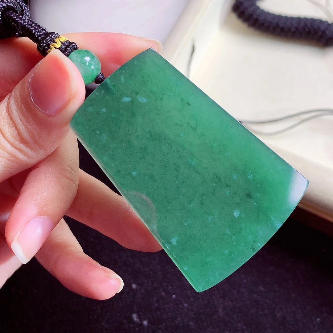 颈饰未镶嵌翡翠天然