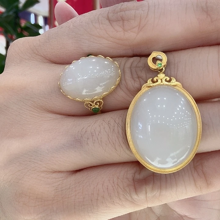 和田玉18K金镶嵌颈饰q两件套