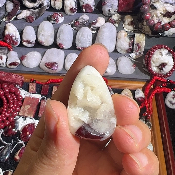 天然辰砂晶体坠子12
