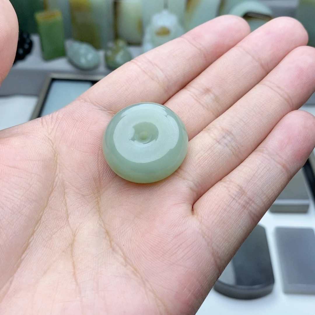 和田玉颈饰未镶嵌菁*?