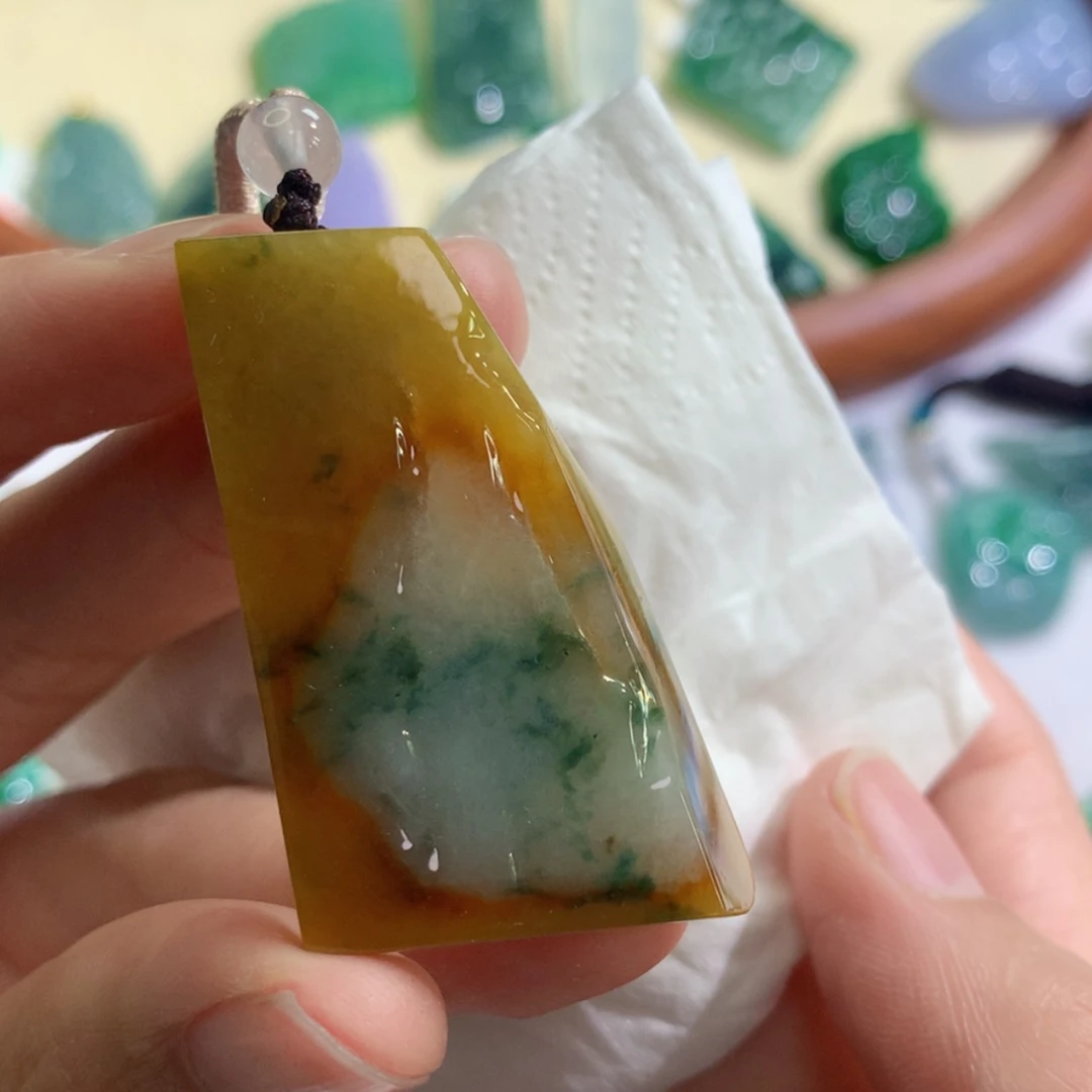 【闪购商品】翡翠吊坠(不含链)未镶嵌 1883