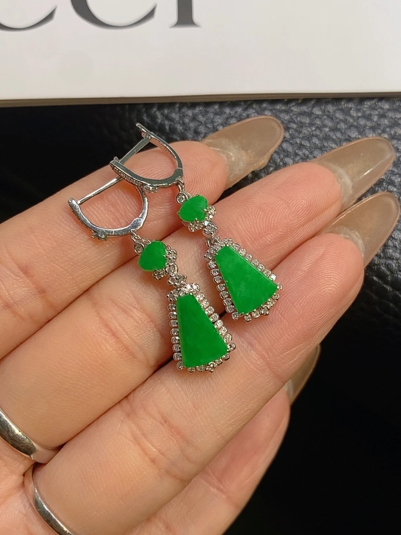 【拾玥珠宝】福利款阳绿无事牌耳坠 缅甸翡翠