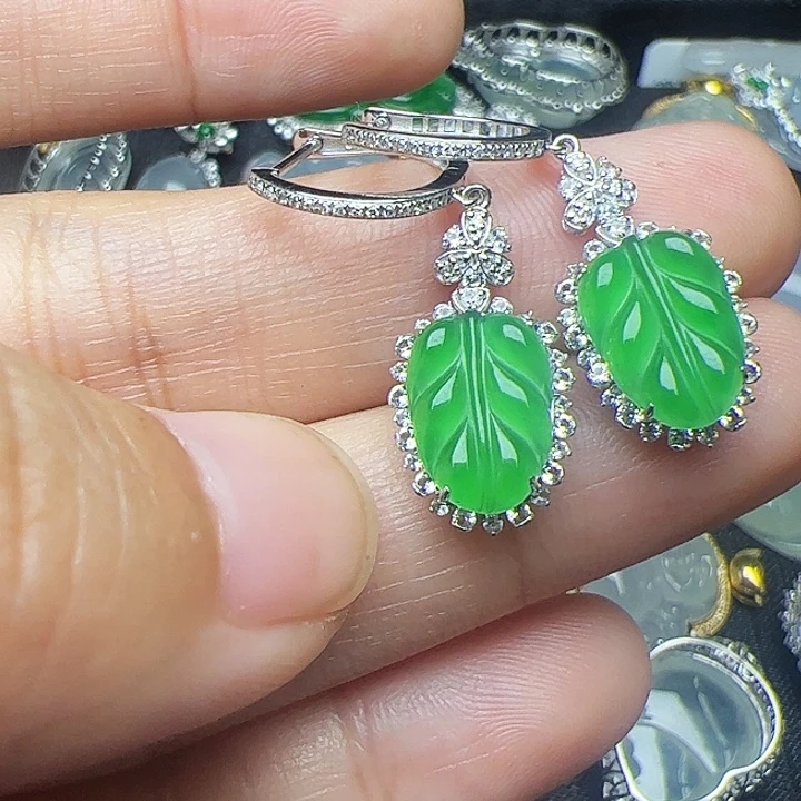 翡翠18K金镶嵌耳饰