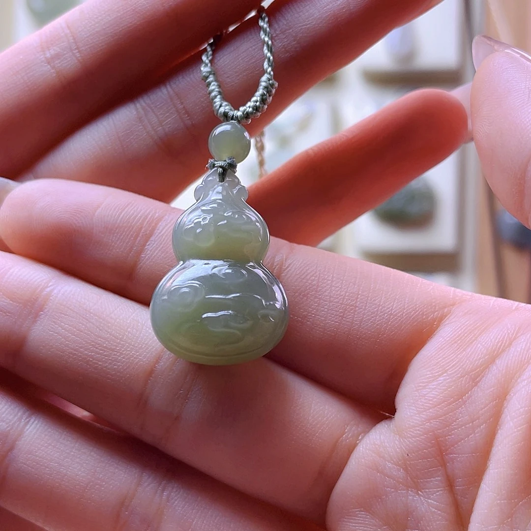 和田玉吊坠(赠链)未镶嵌亿**气