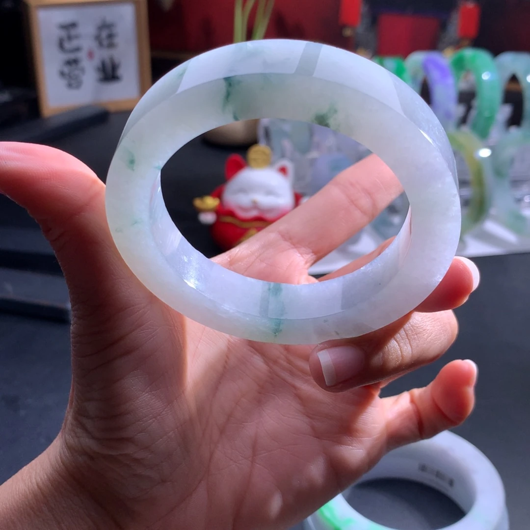 定制翡翠未镶嵌翡翠手镯