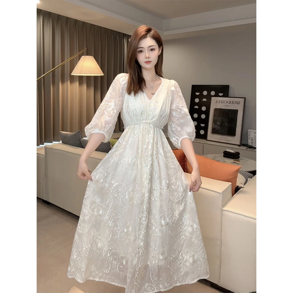 法式重工精致海边度假绝美收腰白色初恋连衣裙