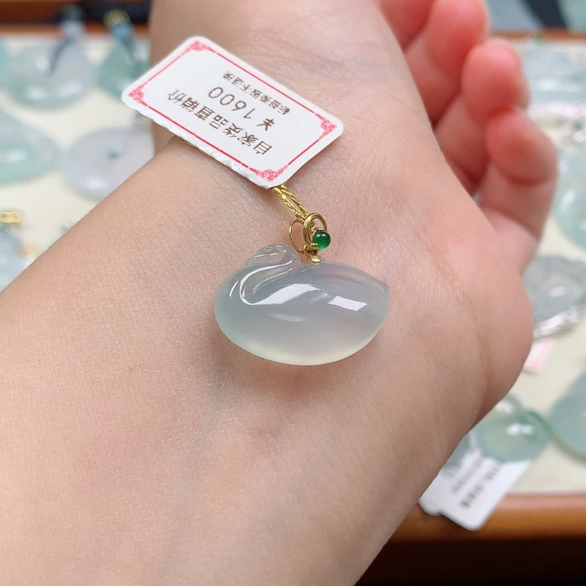【闪购商品】翡翠18K金镶嵌颈饰天鹅