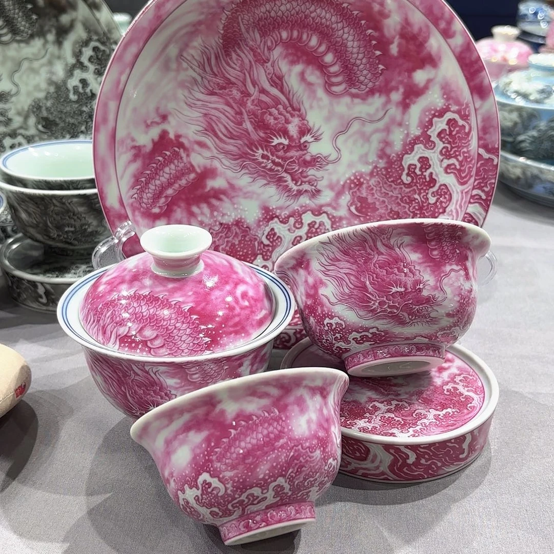 瓷片景德镇瓷器精品陈列