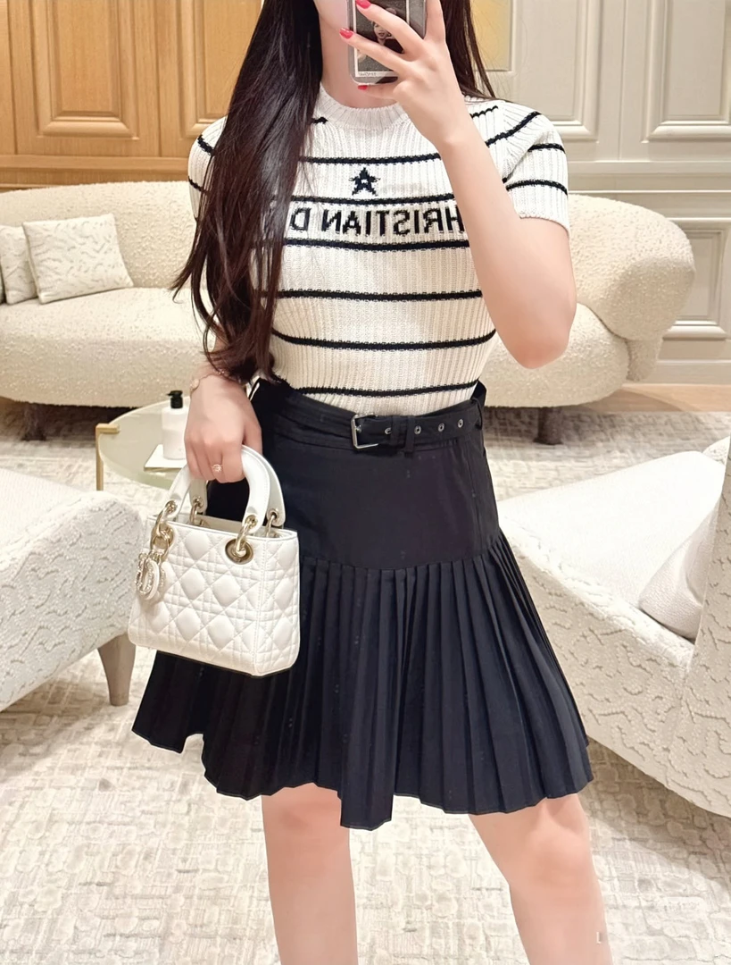 【全新未使用支持鉴定】26早春新款短袖针织衫