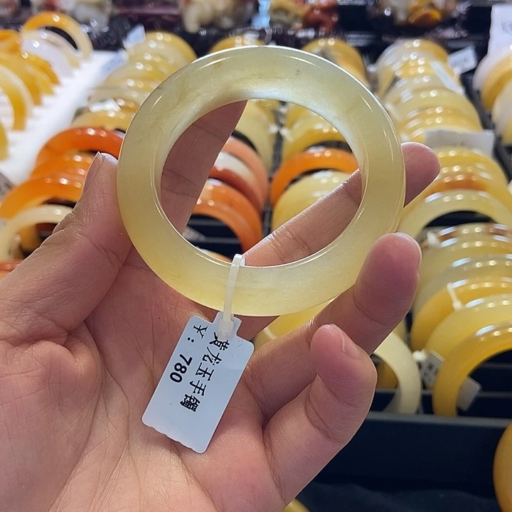 石英质玉(黄龙玉)手镯未镶嵌