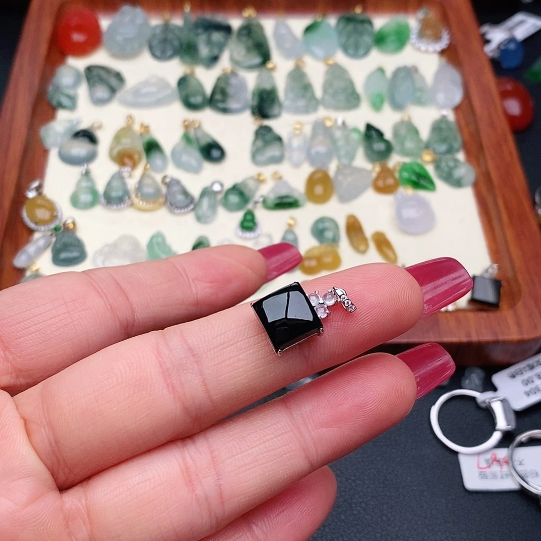 翡翠套链银S925镶嵌午**光吊坠