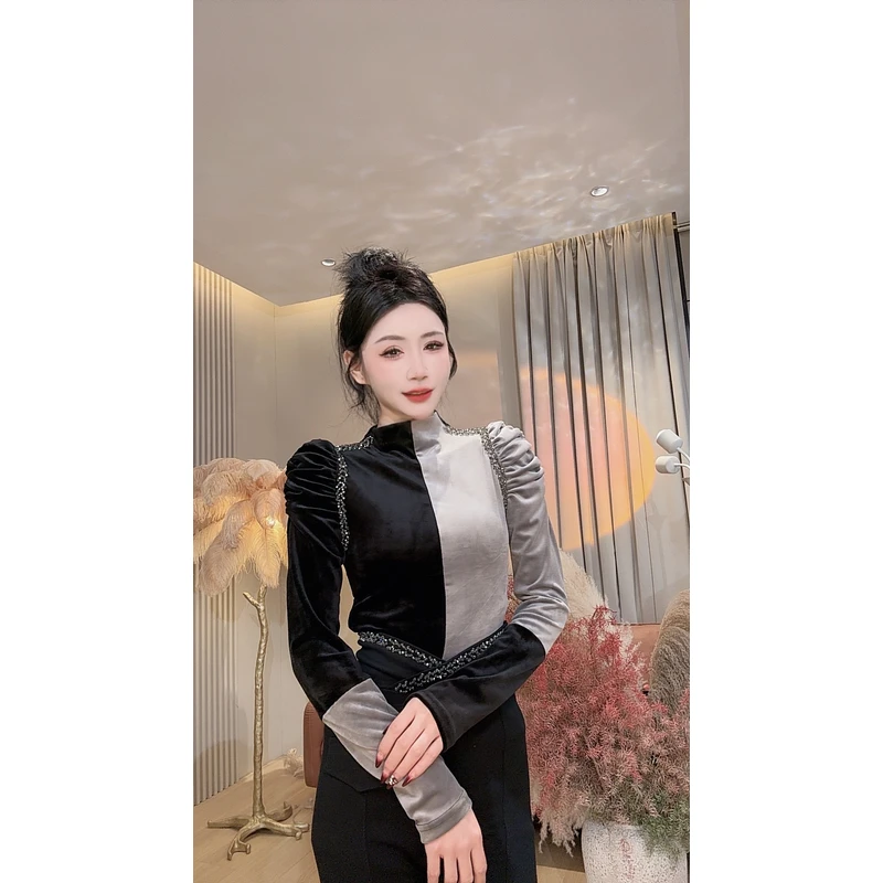 【嘉嘉专享】91885秋冬新款显瘦撞色天鹅绒半高领泡泡袖上衣女