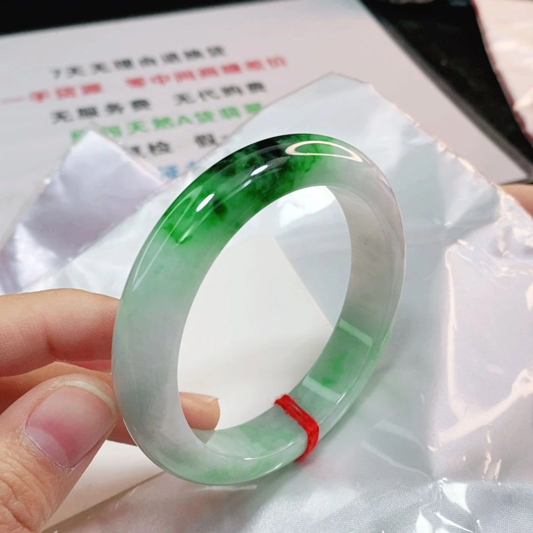 翡翠手镯未镶嵌61圈口