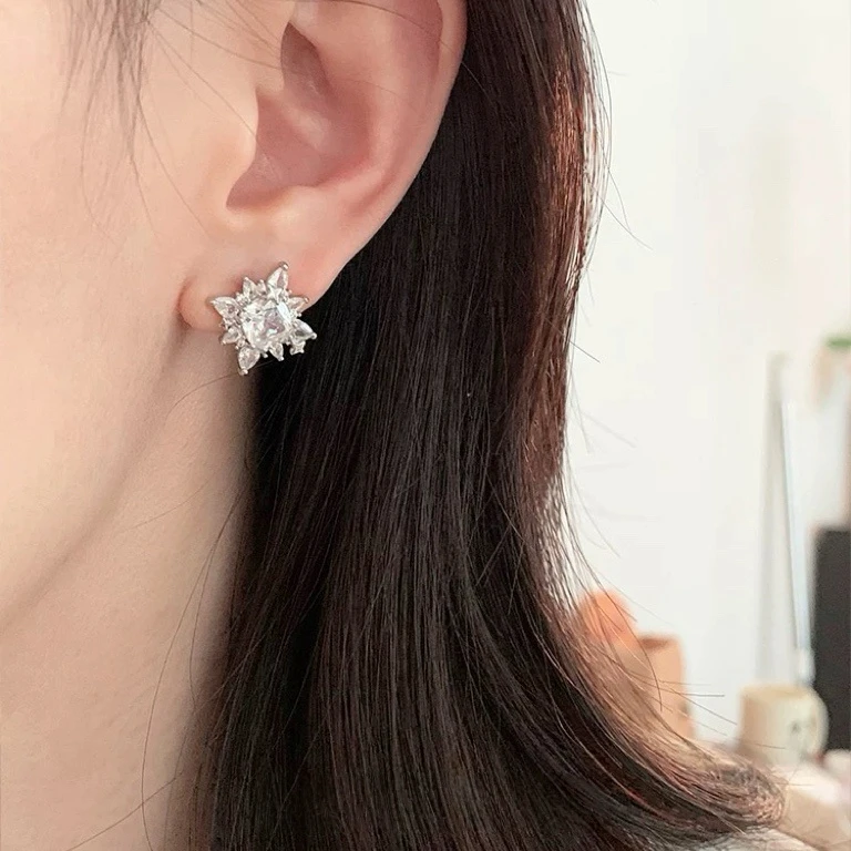 钛钢锆石耳饰 D2154 精致超闪镶钻星星耳钉轻奢气质甜酷耳饰
