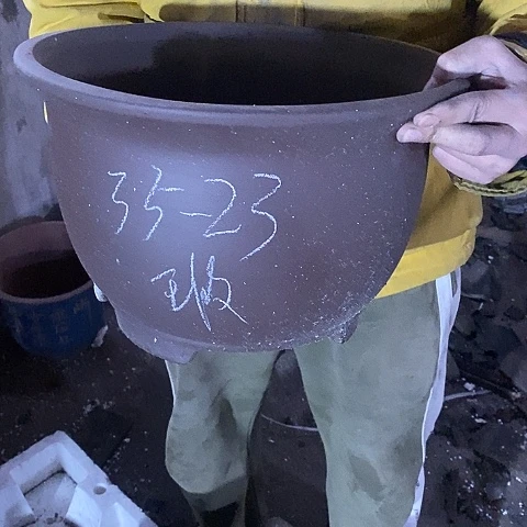 紫砂中国宜兴紫砂花盆，