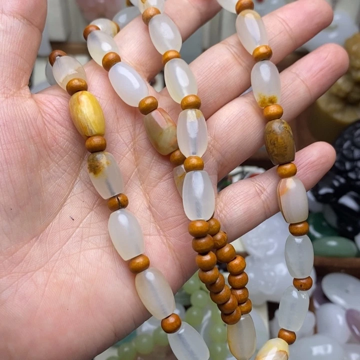 钠长石玉合金颈饰