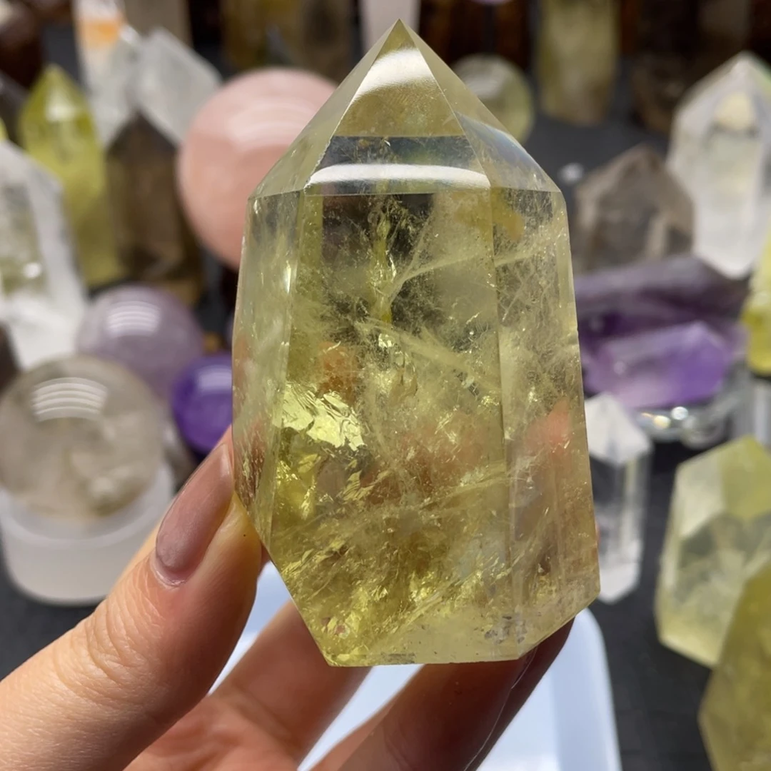 水晶5未镶嵌樱****?黄水晶柱