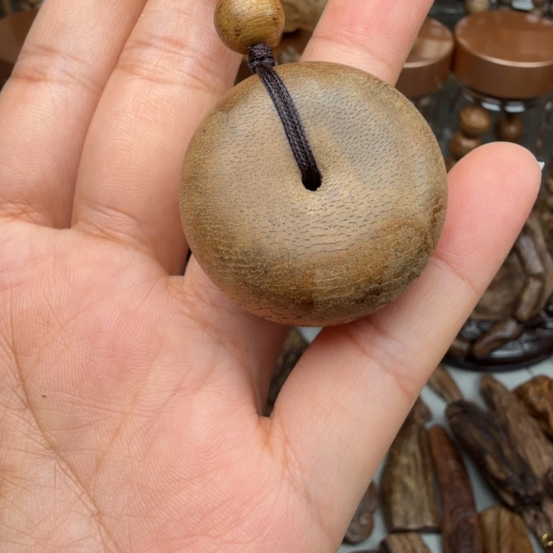 沉香沉香碎屑菩萨棋平安扣 6.4 克