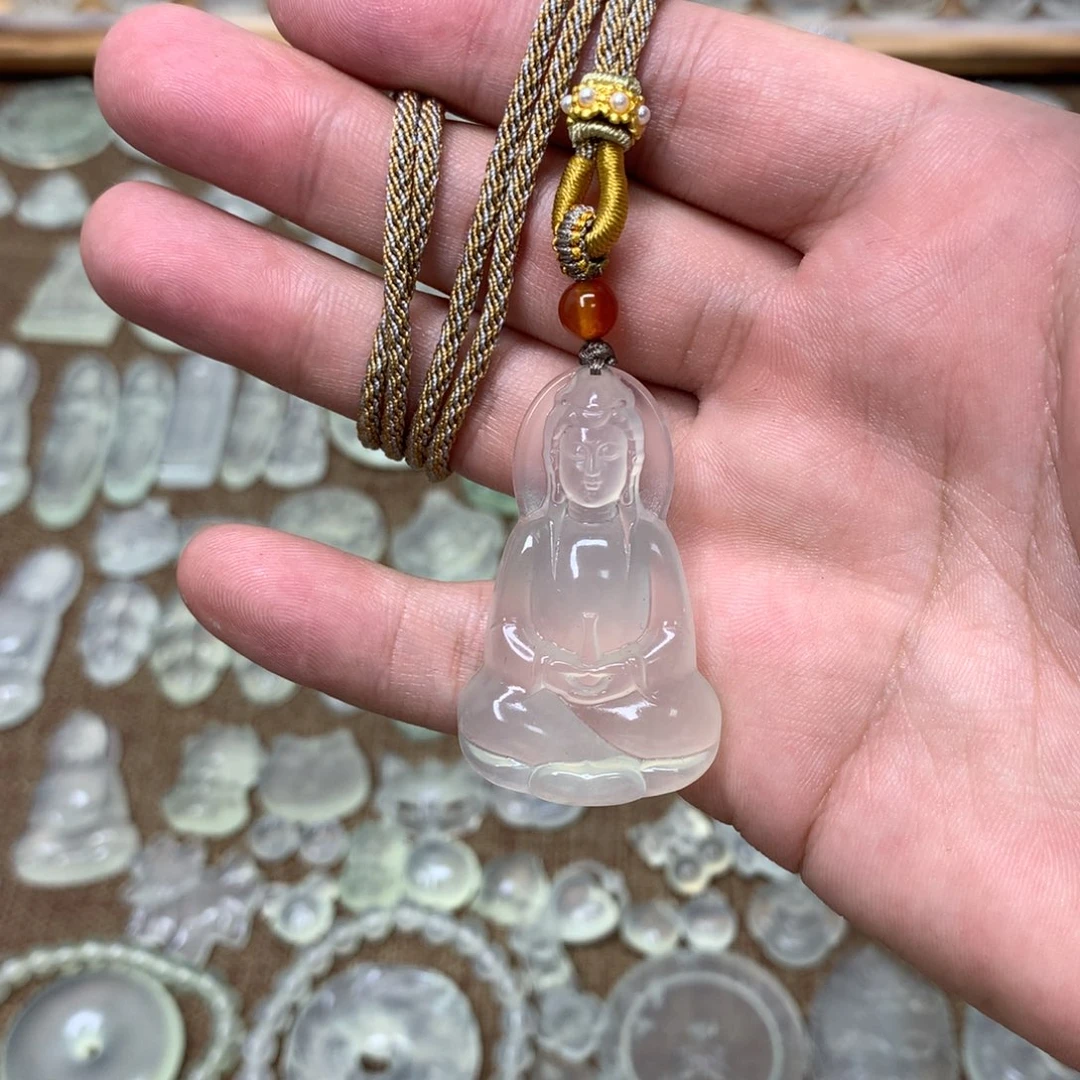 蛇纹石玉颈饰未镶嵌