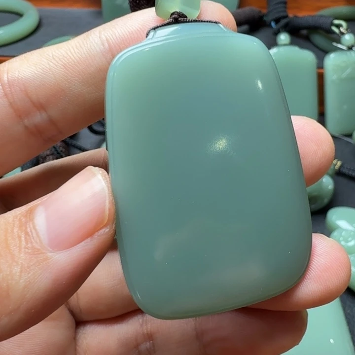 浪***瘾颈饰未镶嵌和田玉