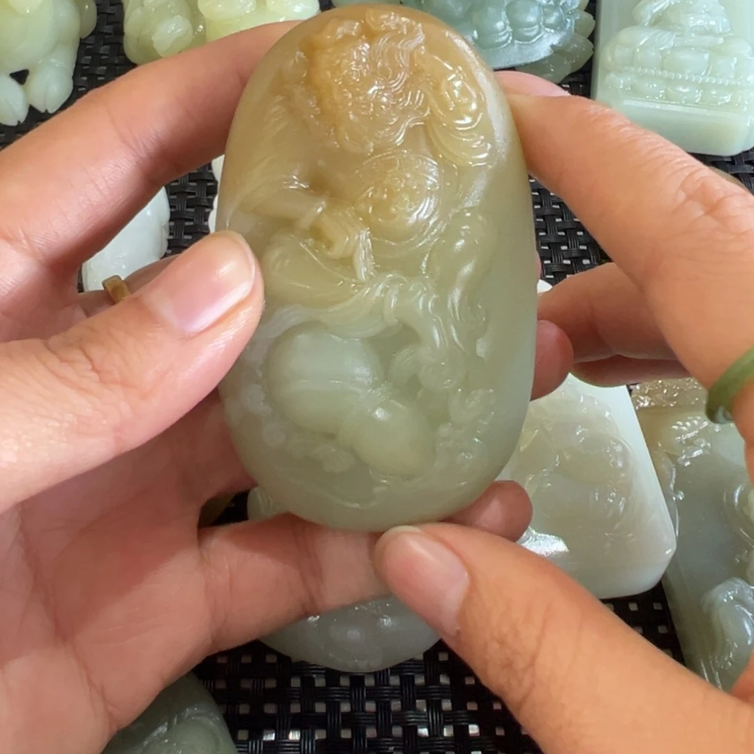 和田玉未镶嵌颈饰