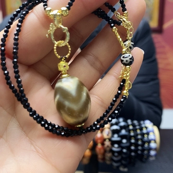 玛瑙/玉髓合金颈饰