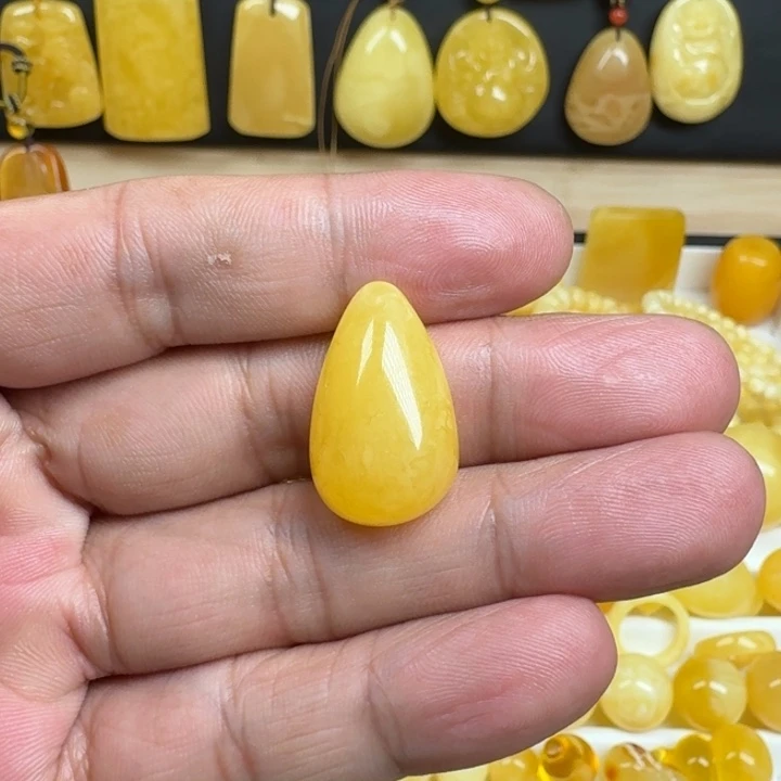 蜜蜡未镶嵌珠宝奇石水滴