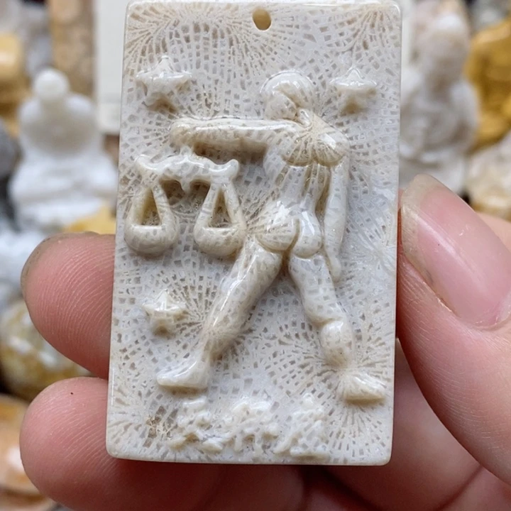 颈饰未镶嵌硅化珊瑚（珊瑚玉）