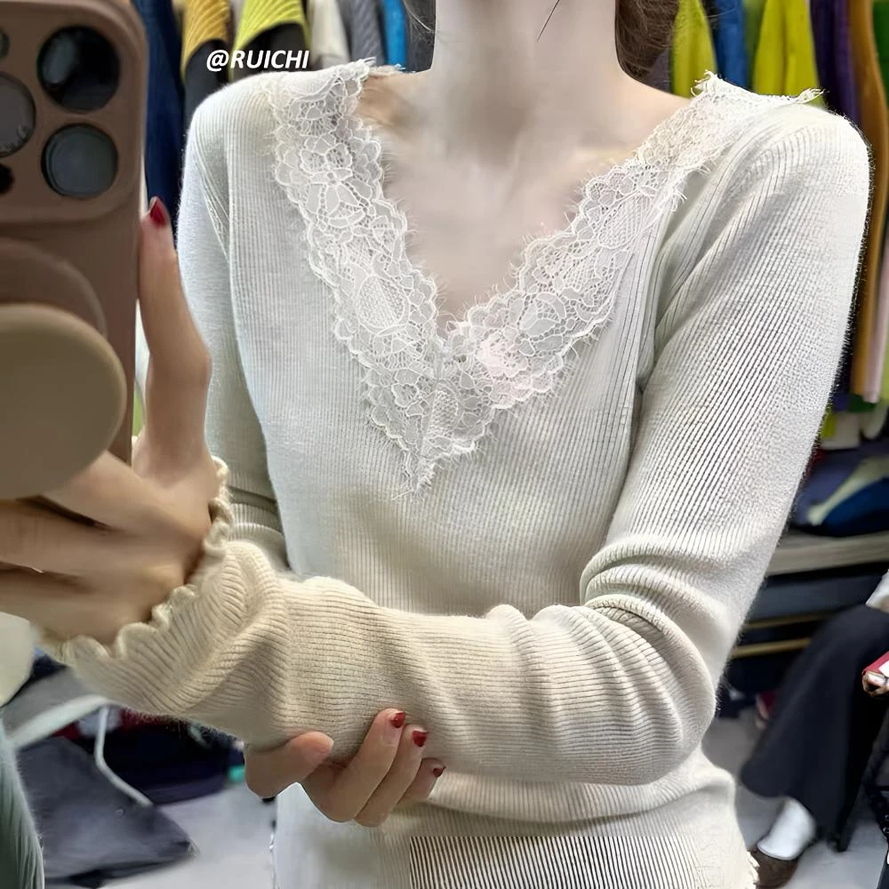 2025秋冬新款法式氛围感V领蕾丝竖纹长袖修身针织打底衫上衣女