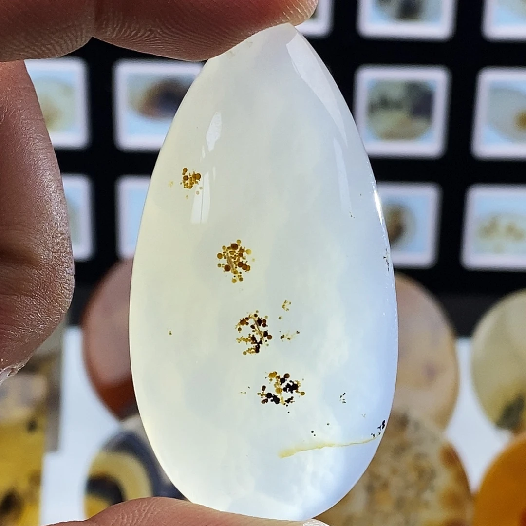 用***3玛瑙/玉髓未镶嵌吊坠(不含链)