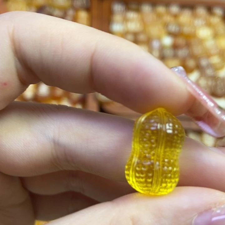 琥珀未镶嵌珠宝奇石花生