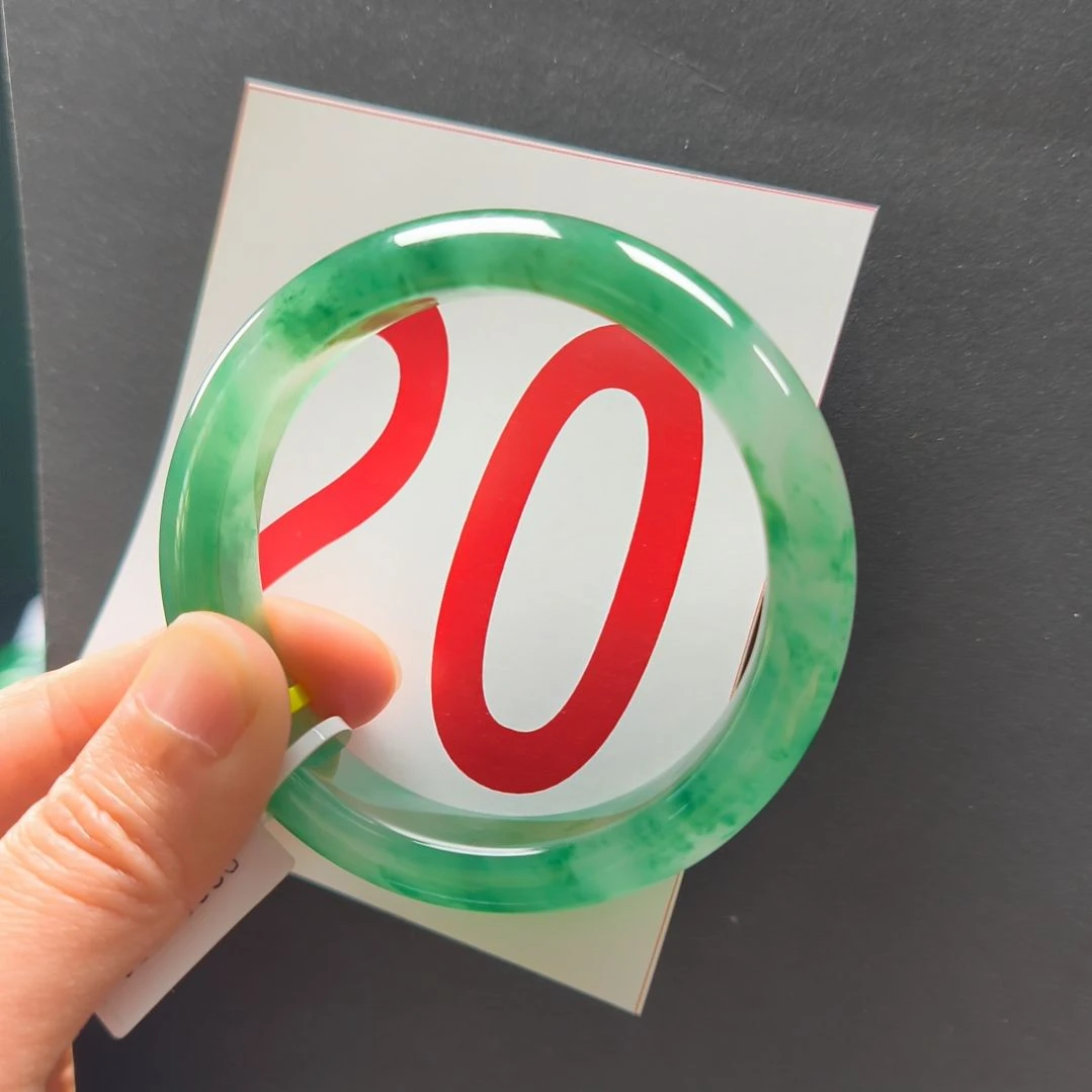 石英质玉（非洲翠）未镶嵌手镯