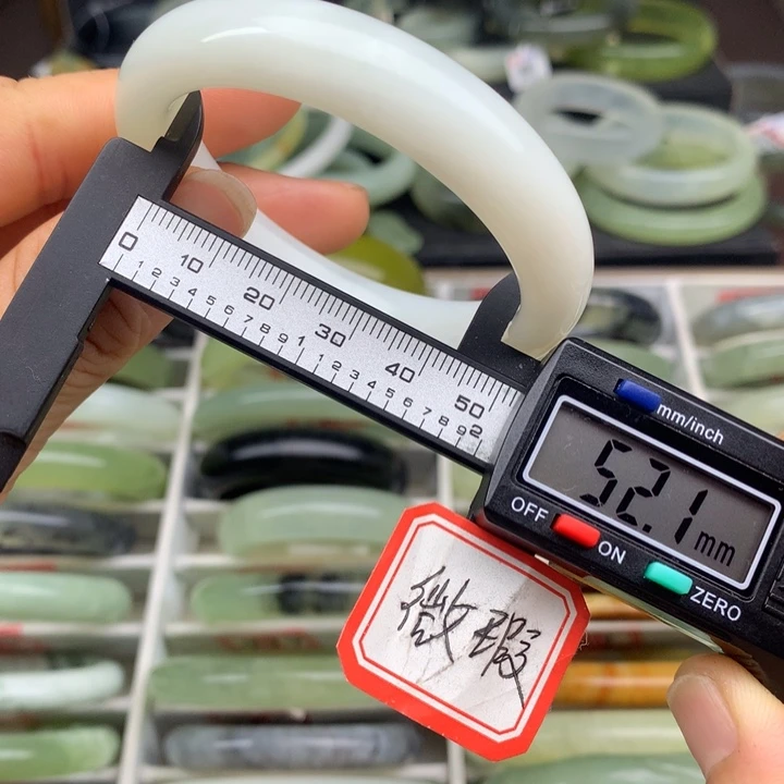 蛇纹石玉未镶嵌手镯508