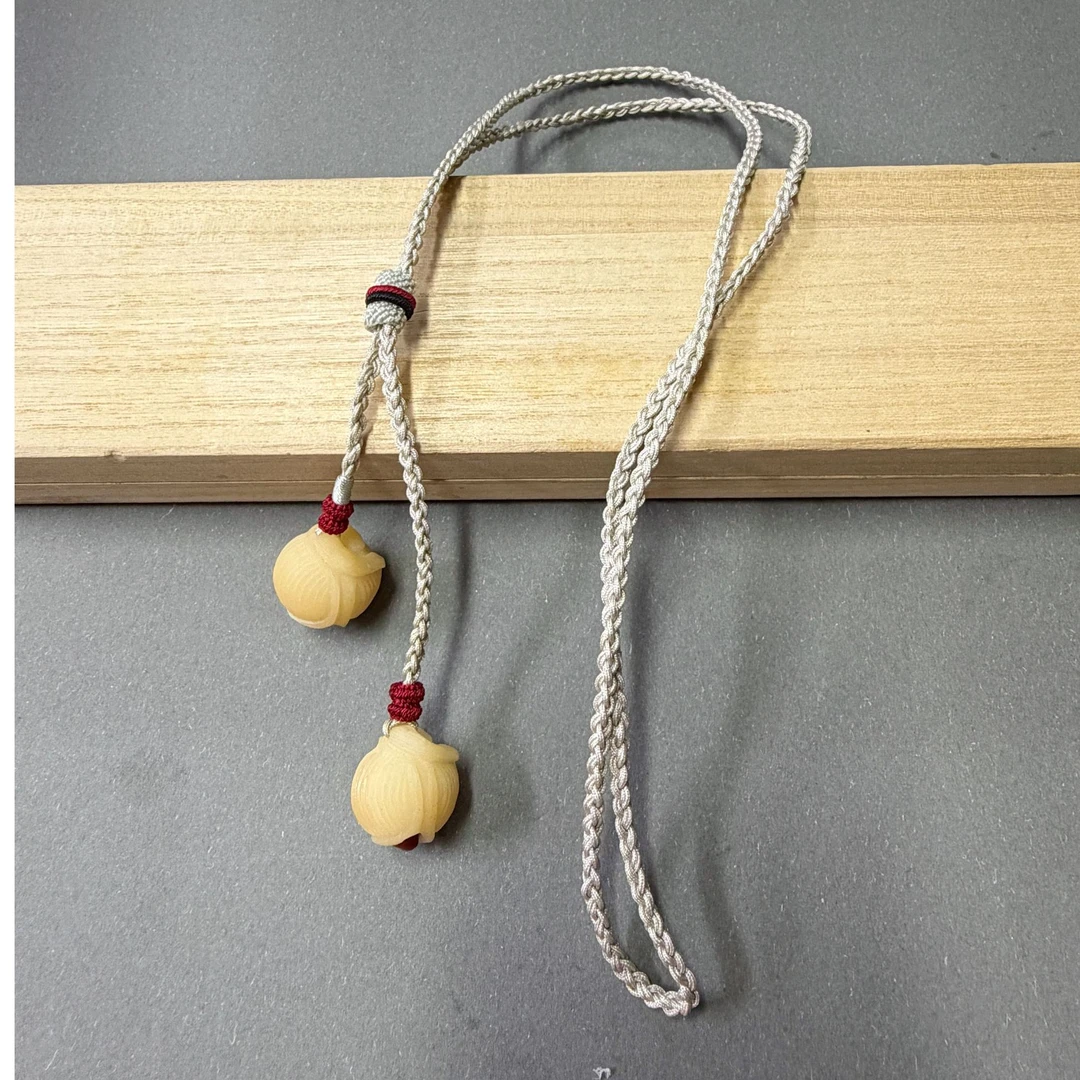 三 店 菩提玉兰花设计项链