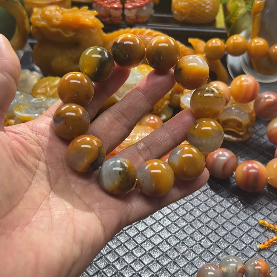 石英质玉未镶嵌颈饰