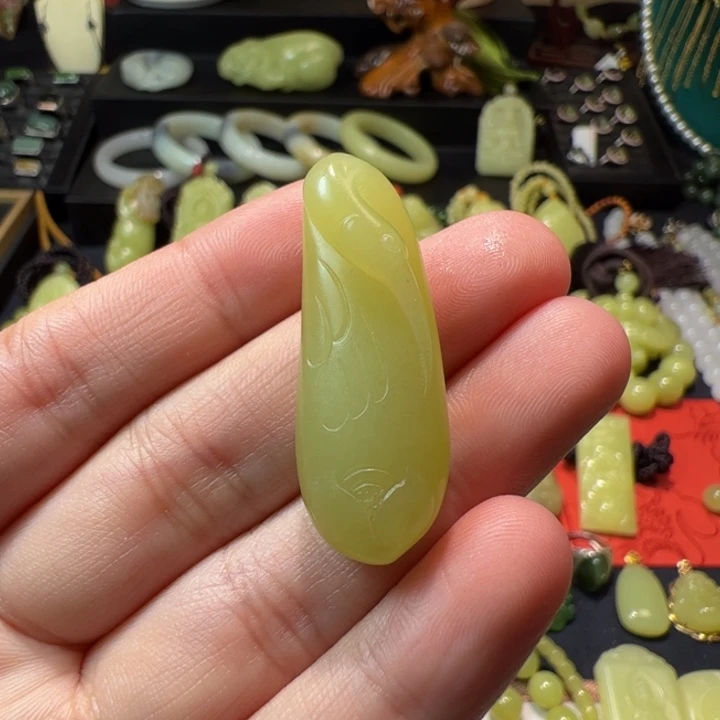 和田玉（黄玉）颈饰未镶嵌