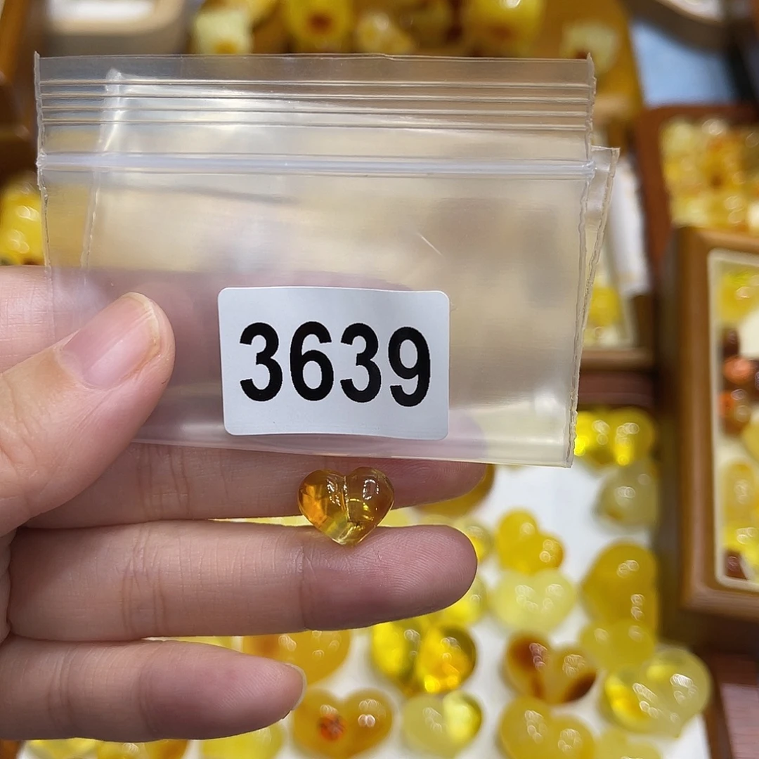 琥珀未镶嵌珠宝奇石