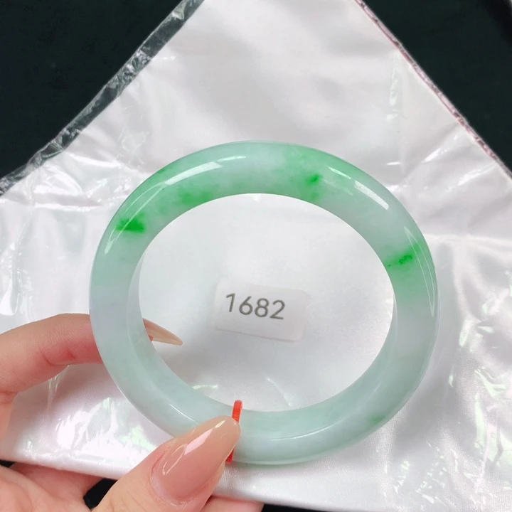 翡翠手镯未镶嵌天然翡翠手镯04