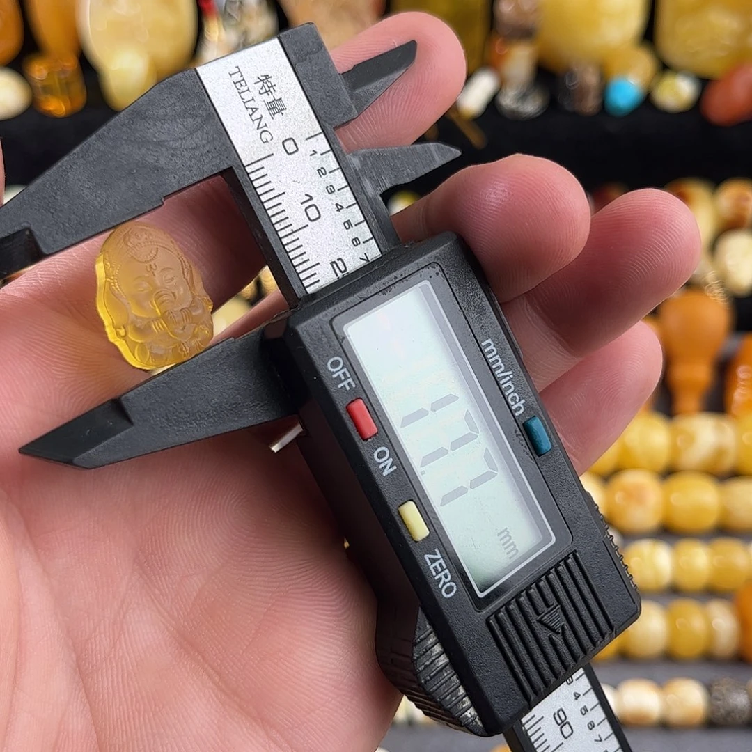 蜜蜡未镶嵌珠宝奇石