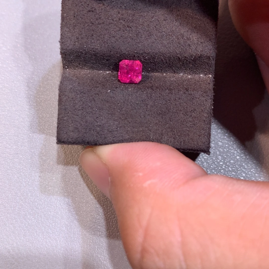 裸石尖晶石0.8克拉