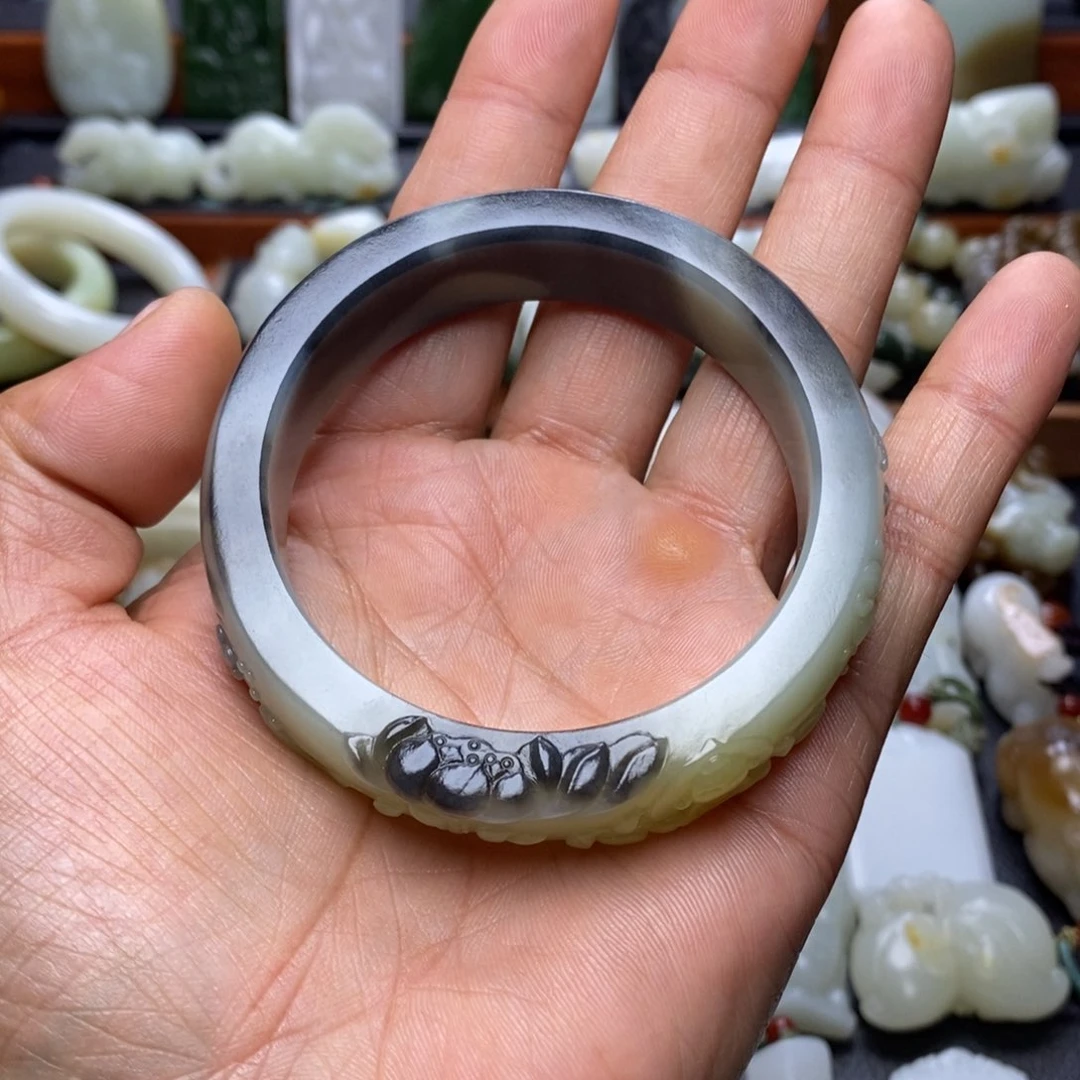 颈饰未镶嵌和田玉慕**风