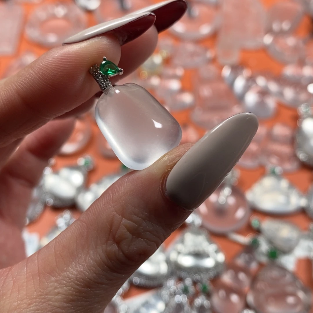 石英质玉银S925镶嵌颈饰黑钢立体胖瓜