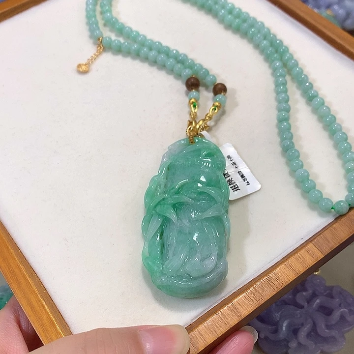 翡翠未镶嵌颈饰翡翠吊坠