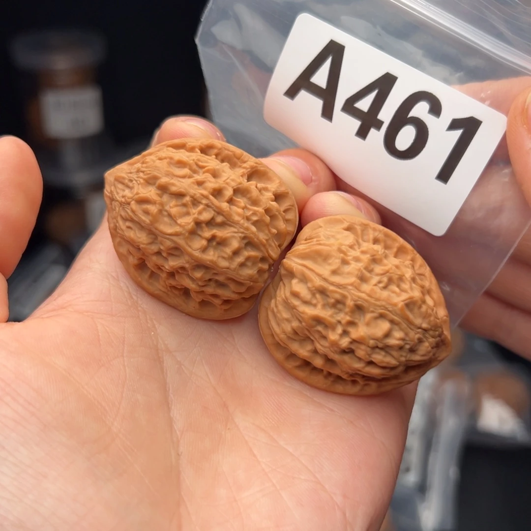 文玩核桃吊坠金牛35全品