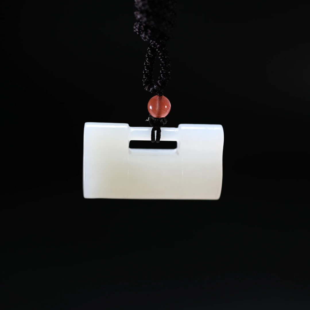 Lot8802 2510090029和田玉玉锁挂件/杭拍