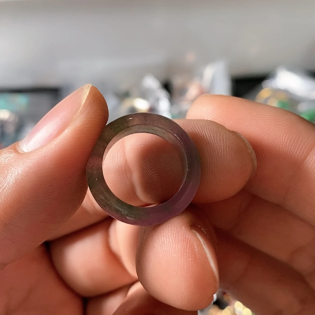 只买单纯的吊坠，没带链子，属的性质。