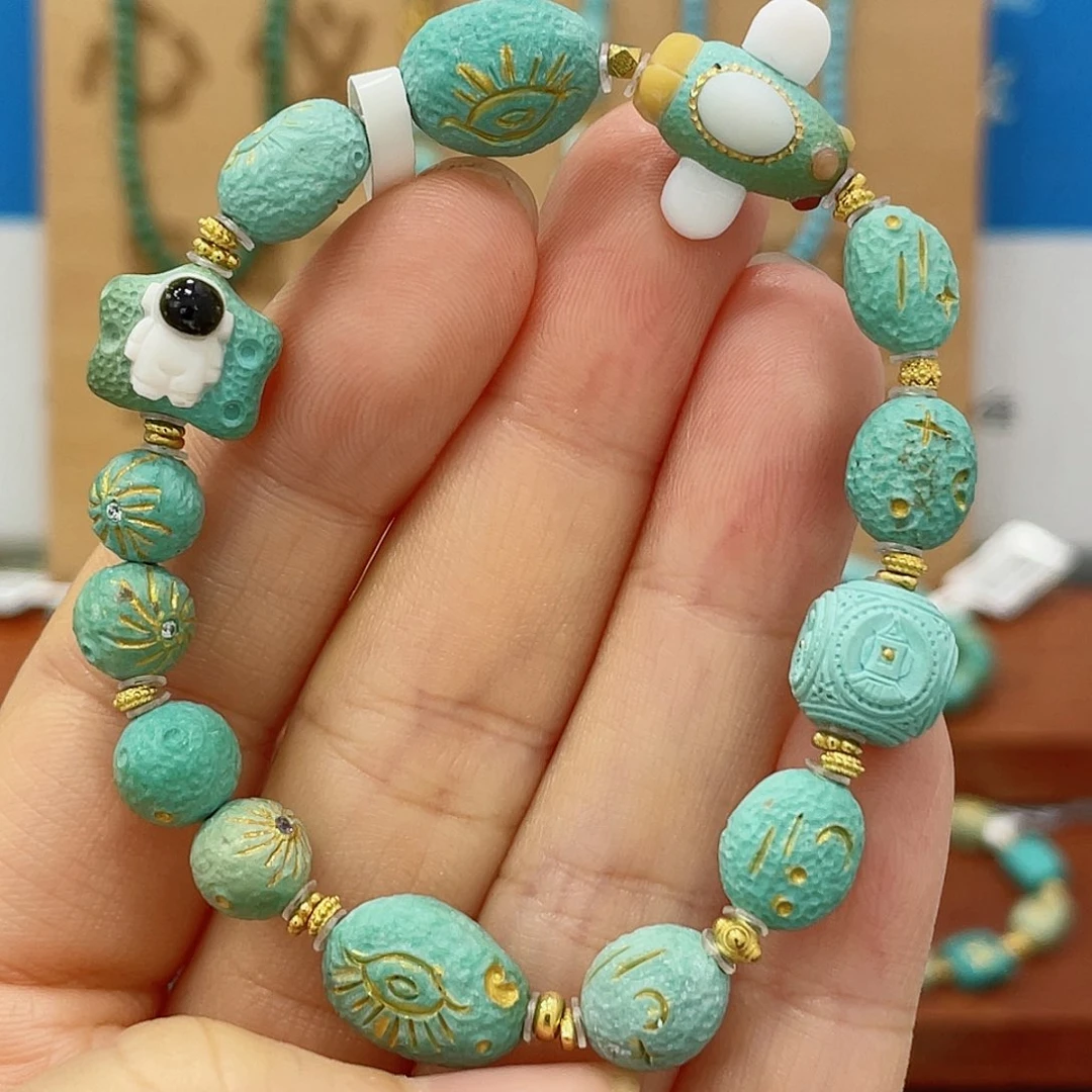 绿松石未镶嵌珠宝奇石